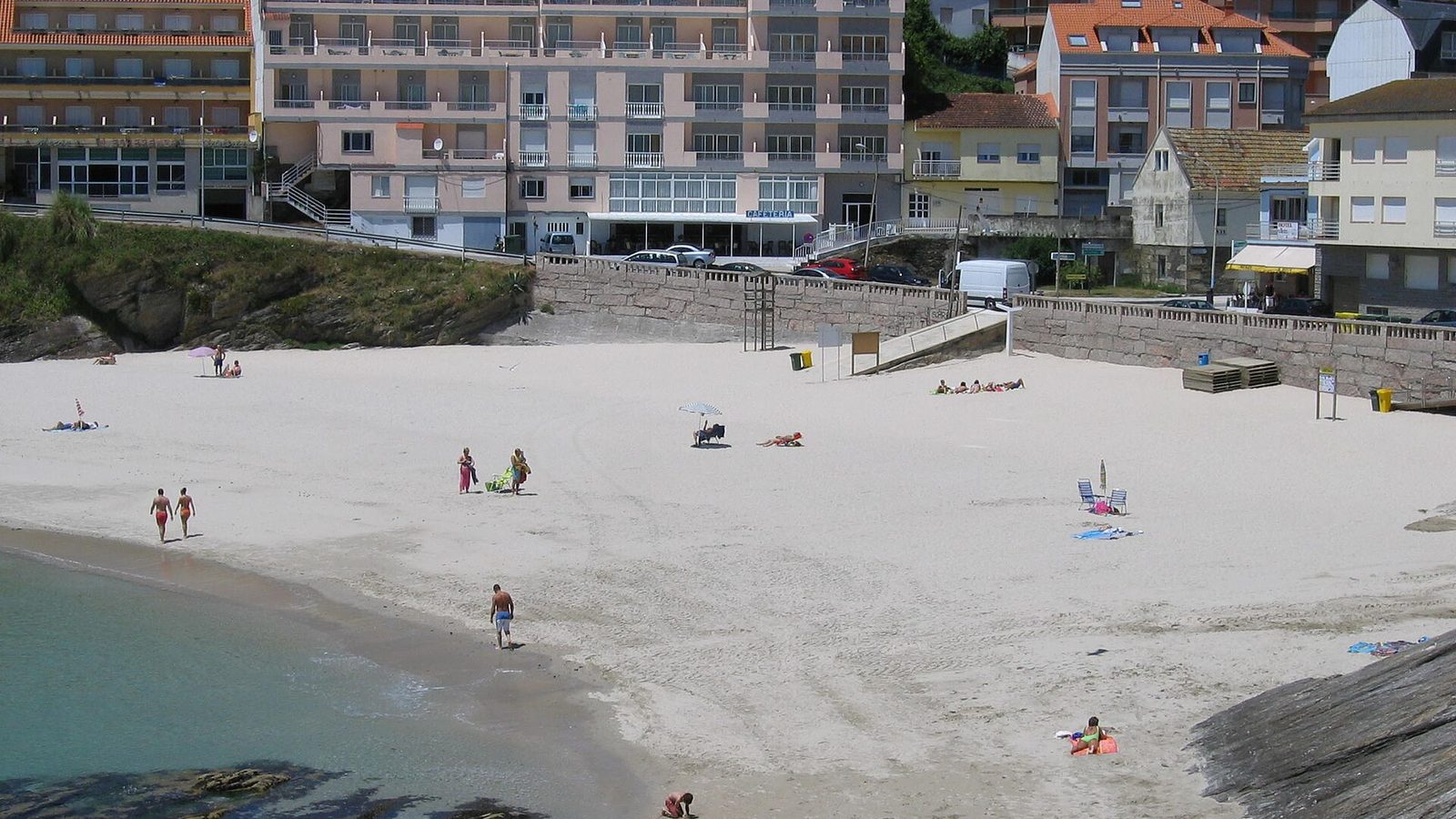 Playa de Caneliñas Sanxenxo: tu cala urbana en Portonovo